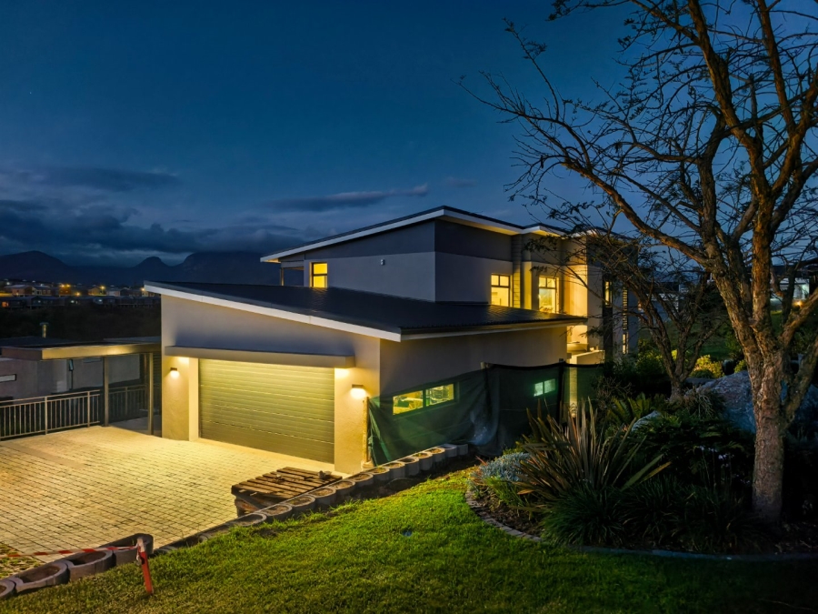 4 Bedroom Property for Sale in Welgelegen Western Cape